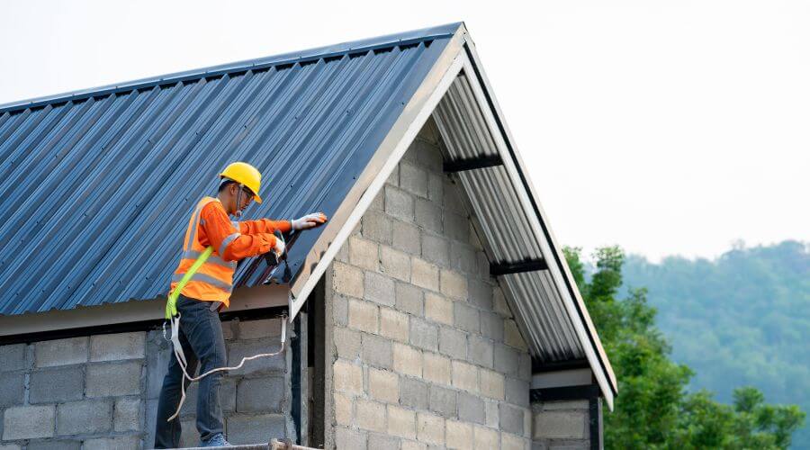 Expert top industrial roofings services in Moorland, IA